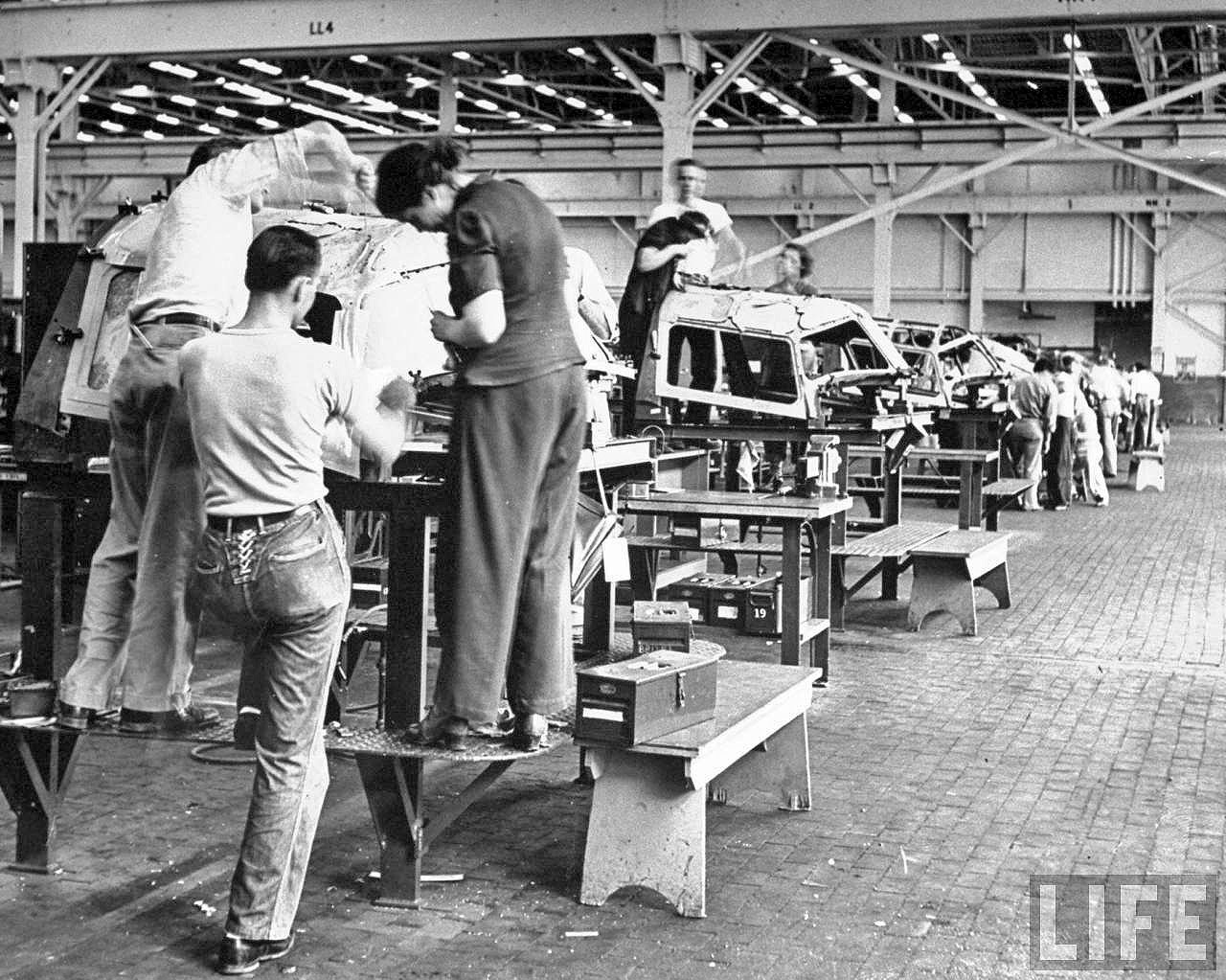 Detroit car makers produce for World War II (1942)